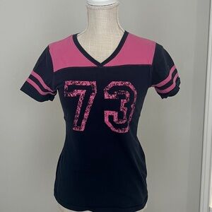 2 BCO t shirts red and gray and navy blue en hot pink.